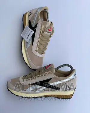 Mens Sneakers Reebok Brown