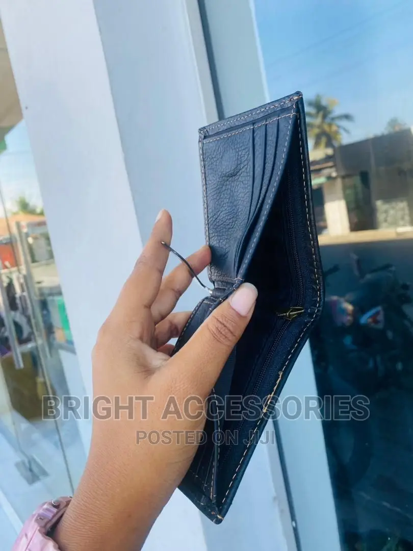 Wallets Za Ngozi