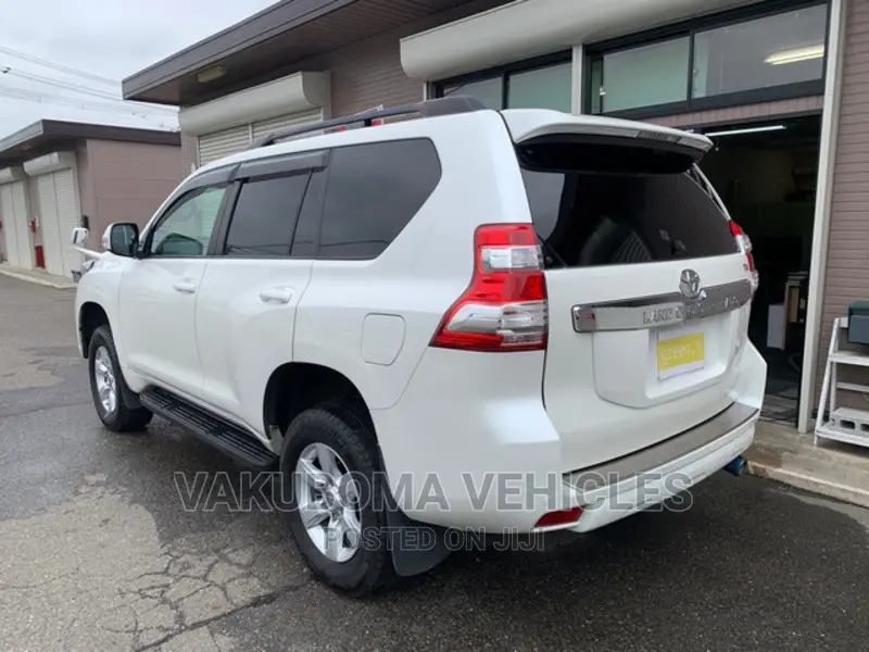 Toyota Land Cruiser Prado 2016 Pearl