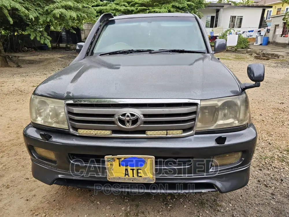 Toyota Land Cruiser HDJ 100 2001 Gray