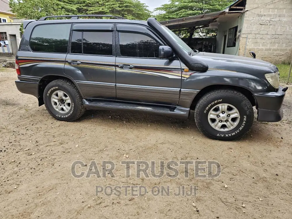 Toyota Land Cruiser HDJ 100 2001 Gray