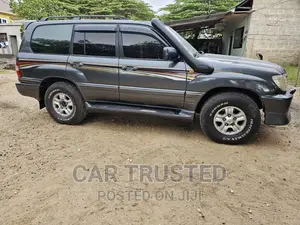 Toyota Land Cruiser HDJ 100 2001 Gray