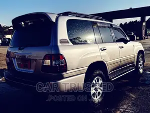 Toyota Land Cruiser HDJ 100 2003 Silver