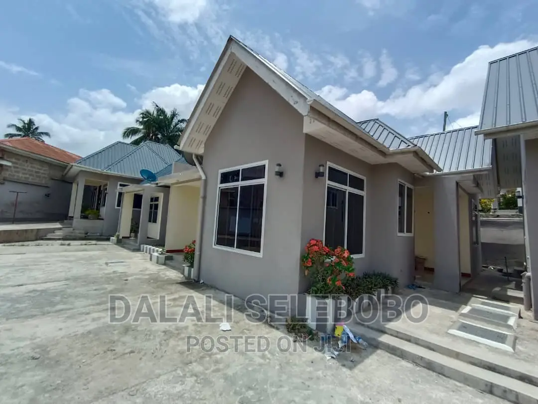2bdrm Farm House in Mbezi Makabe for rent