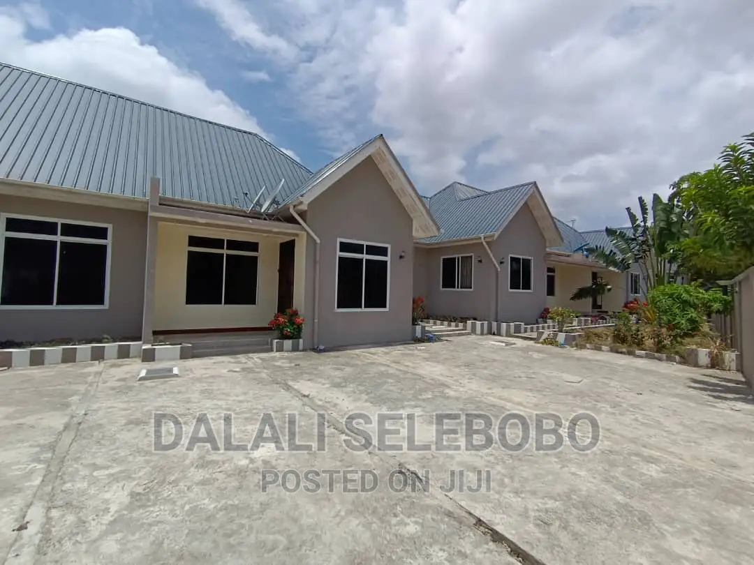 2bdrm Farm House in Mbezi Makabe for rent