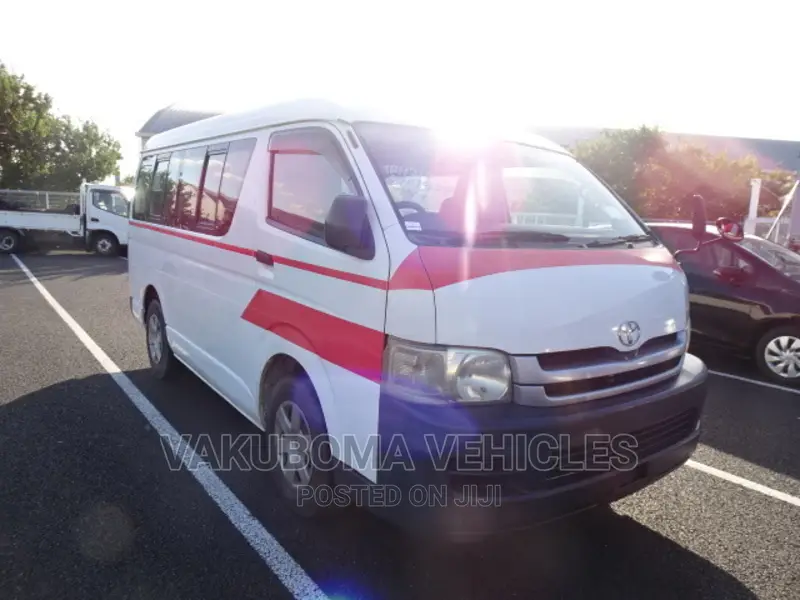 Toyota HiAce 2010 White