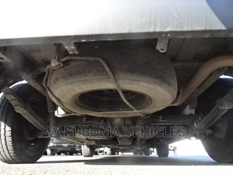 Toyota HiAce 2010 White