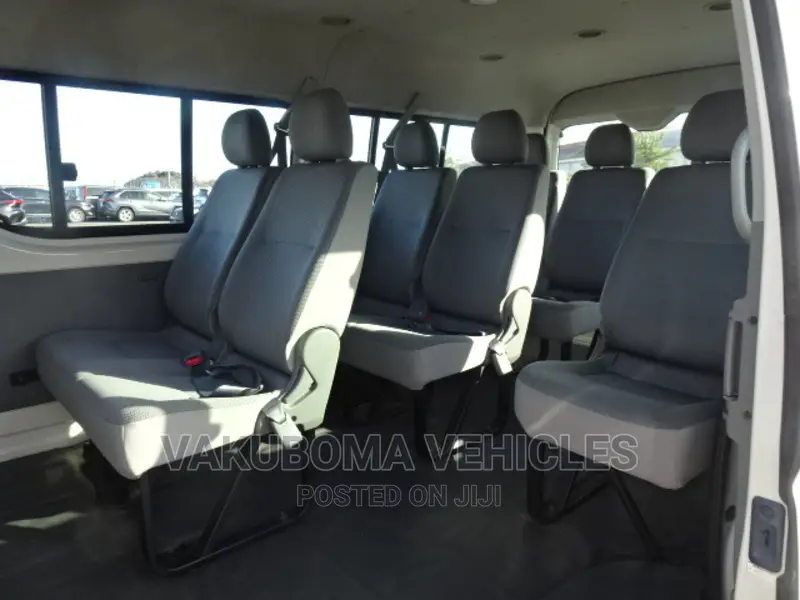 Toyota HiAce 2010 White
