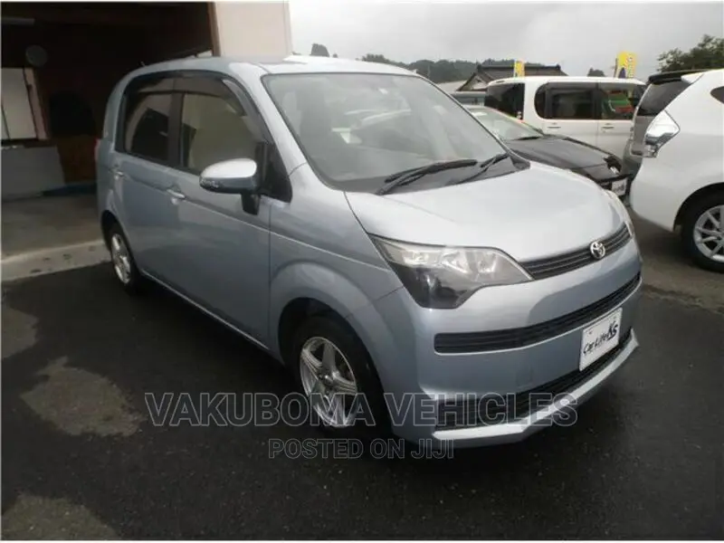 Toyota Spade 2013 Blue