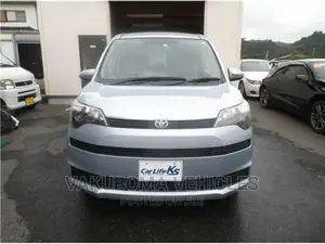 Toyota Spade 2013 Blue