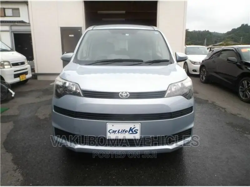 Toyota Spade 2013 Blue