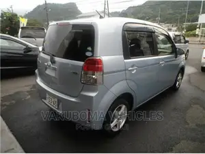 Toyota Spade 2013 Blue