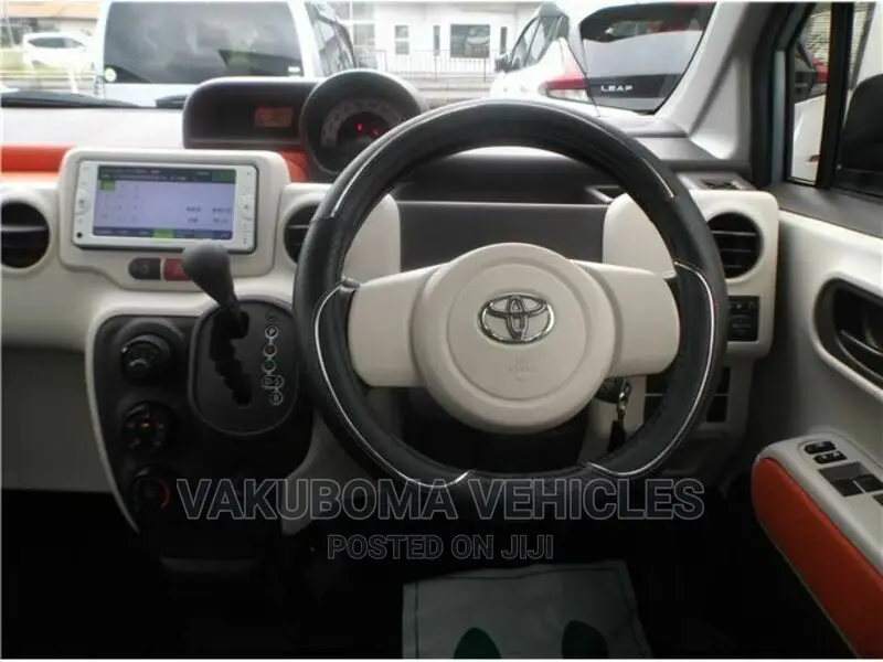 Toyota Spade 2013 Blue