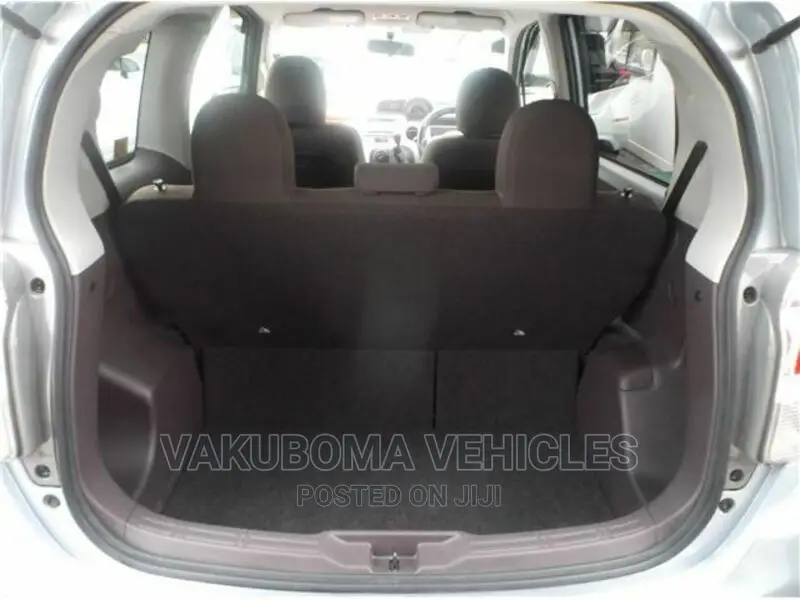 Toyota Spade 2013 Blue