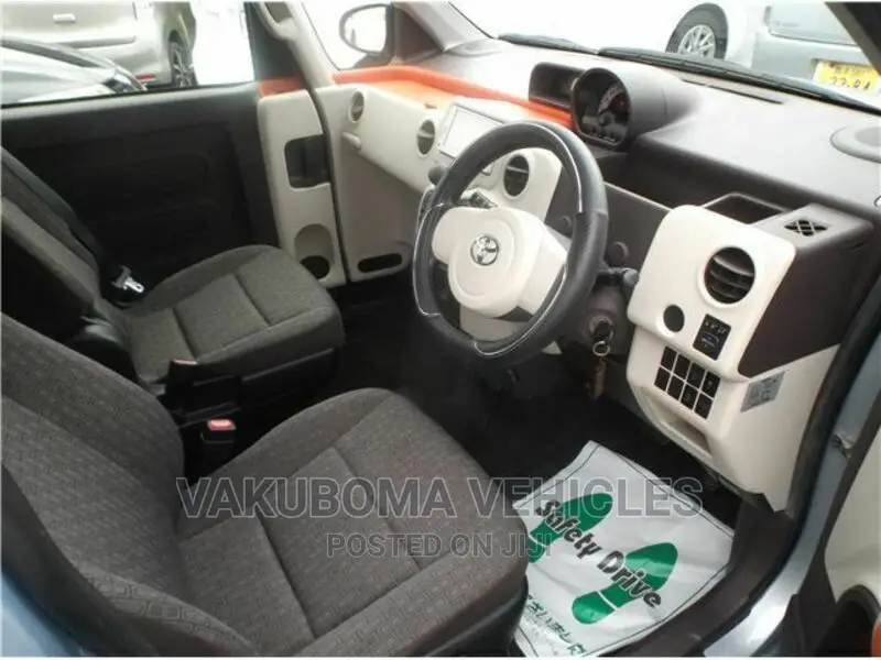 Toyota Spade 2013 Blue