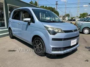 Toyota Spade 2012 Blue