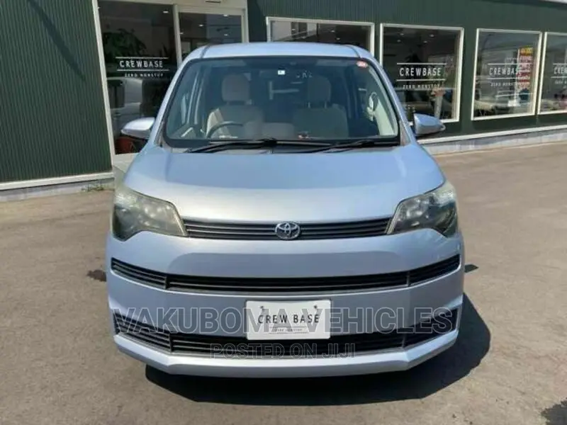 Toyota Spade 2012 Blue
