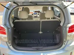 Toyota Spade 2012 Blue