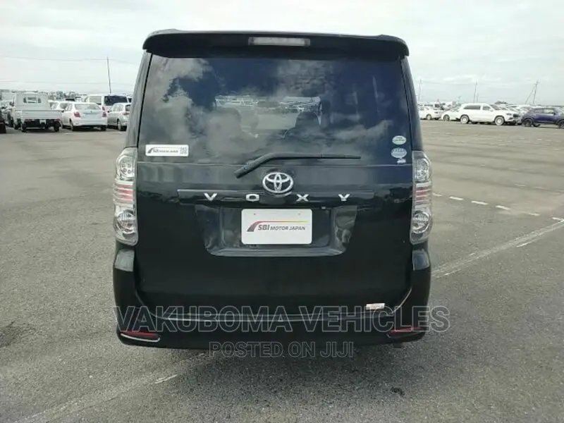 Toyota Voxy 2010 Black