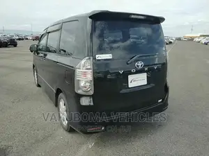 Toyota Voxy 2010 Black