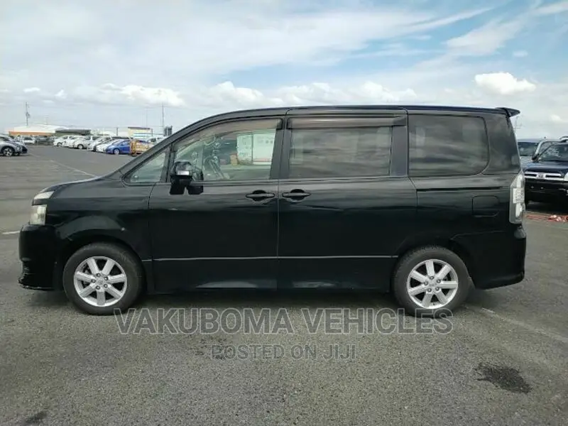 Toyota Voxy 2010 Black