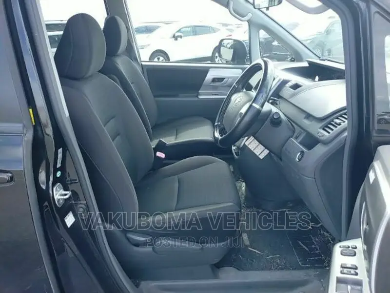 Toyota Voxy 2010 Black