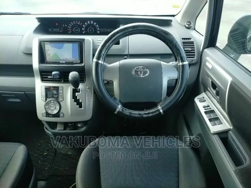 Toyota Voxy 2010 Black