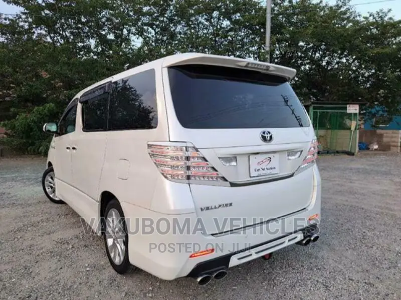 Toyota Vellfire 2009 White