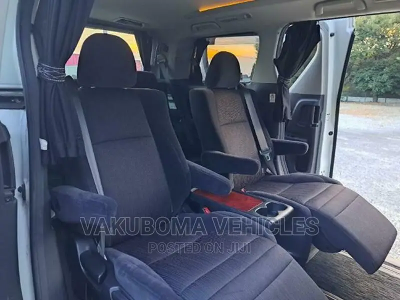 Toyota Vellfire 2009 White