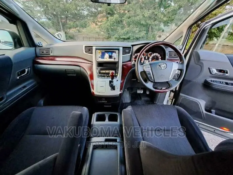 Toyota Vellfire 2009 White