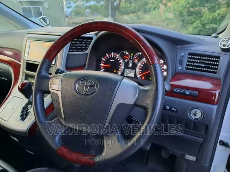 Toyota Vellfire 2009 White