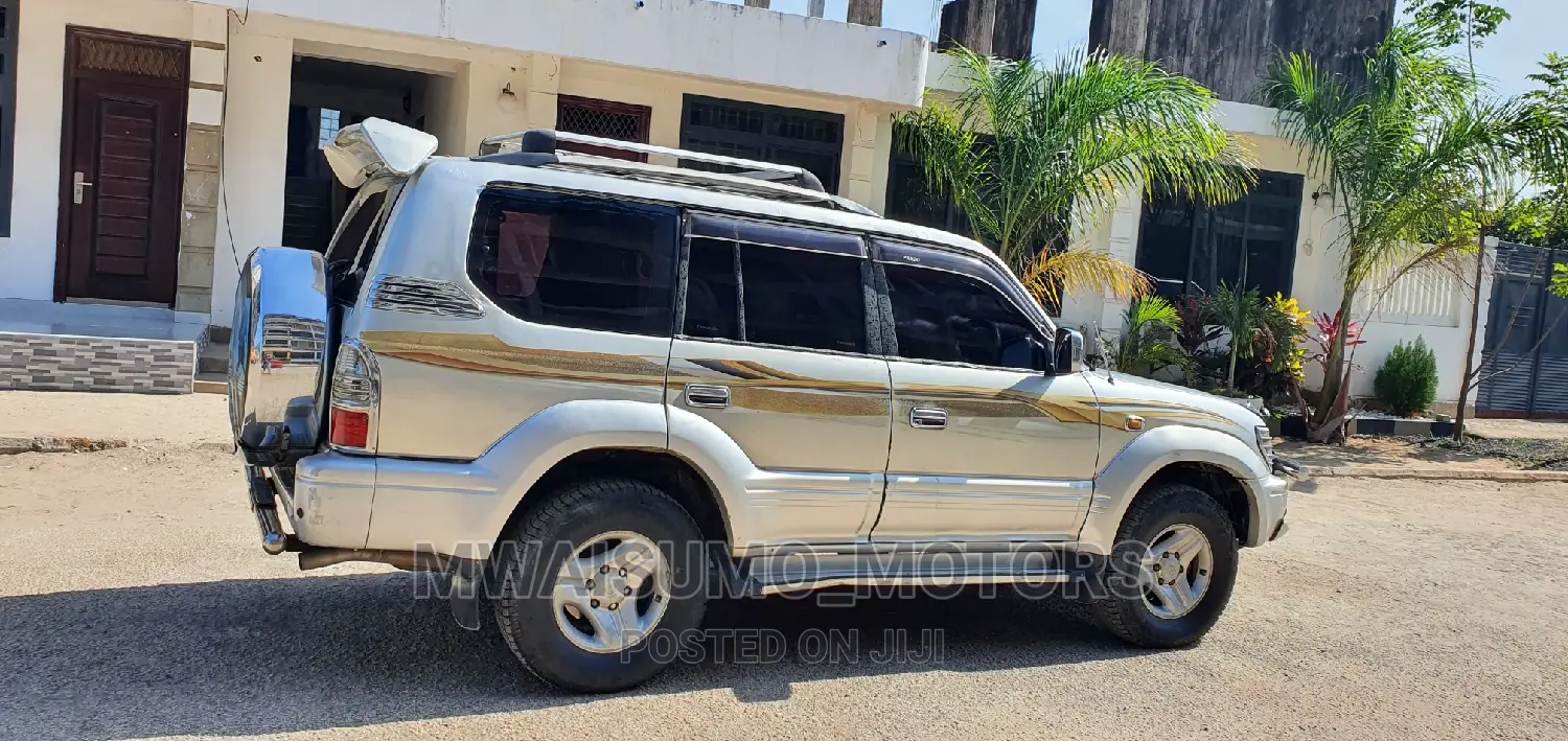 Toyota Land Cruiser Prado 1999 Silver
