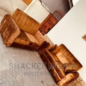 Bed Sofa Na Sofa Unazipata Mpya Kabisa Karibu