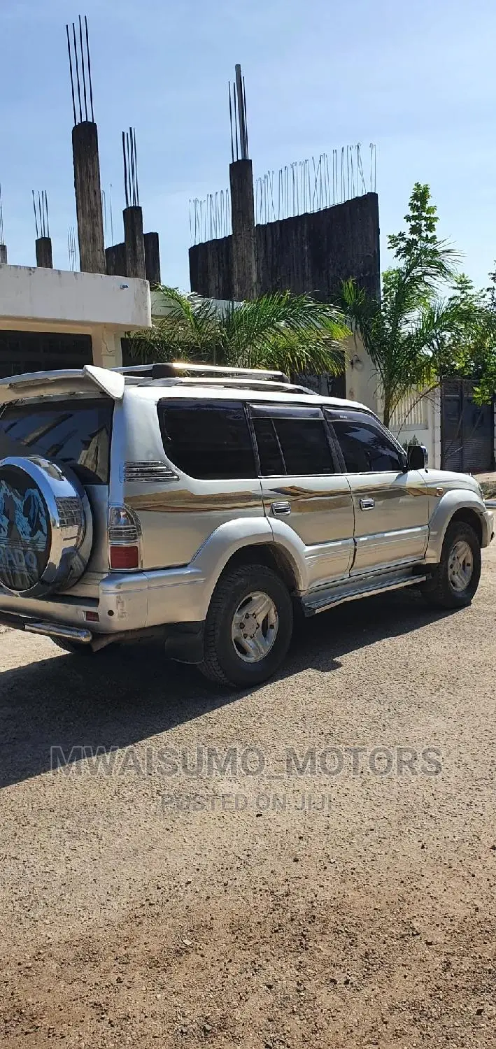 Toyota Land Cruiser Prado 1999 Silver