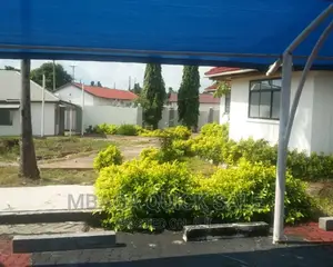 12bdrm Bungalow in Oyster Bay for rent