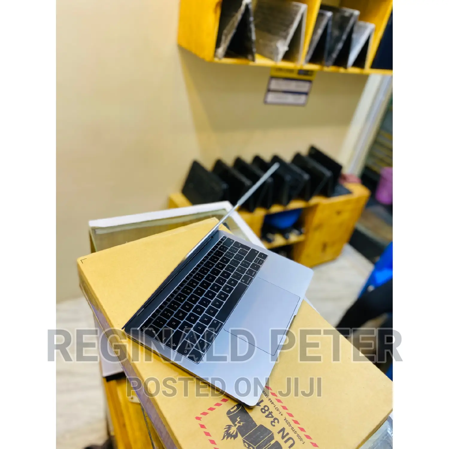 Laptop Apple MacBook Pro 2018 8GB Intel Core I5 SSD 250GB