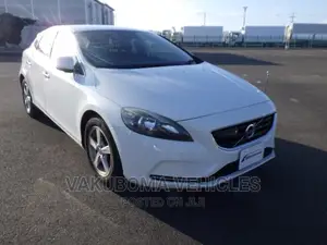 Volvo V40 2014 Pearl