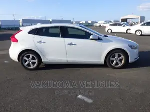 Volvo V40 2014 Pearl