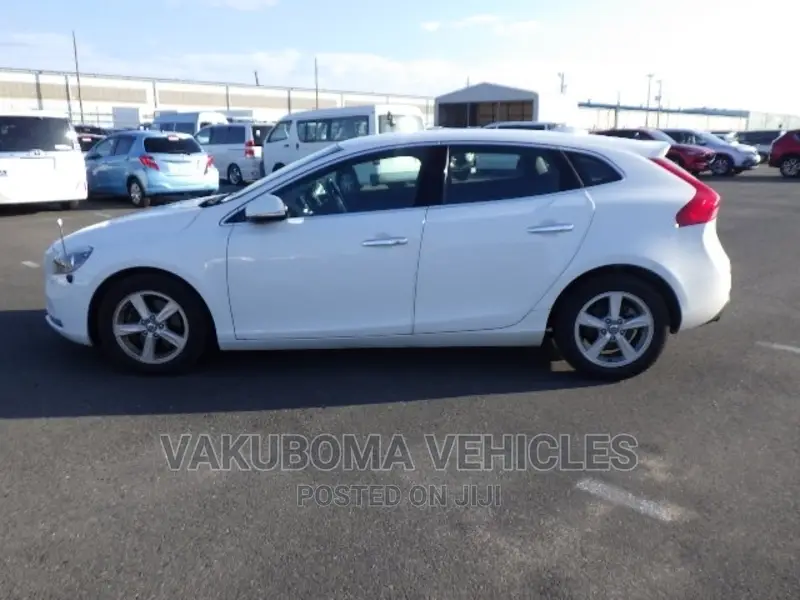 Volvo V40 2014 Pearl