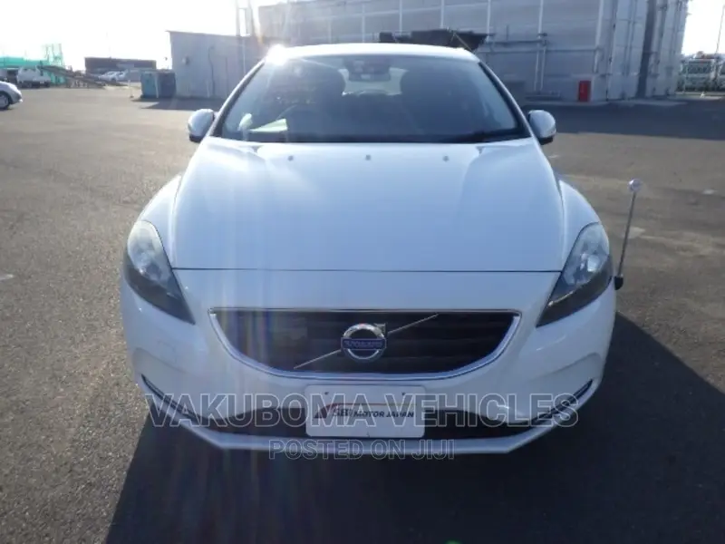Volvo V40 2014 Pearl