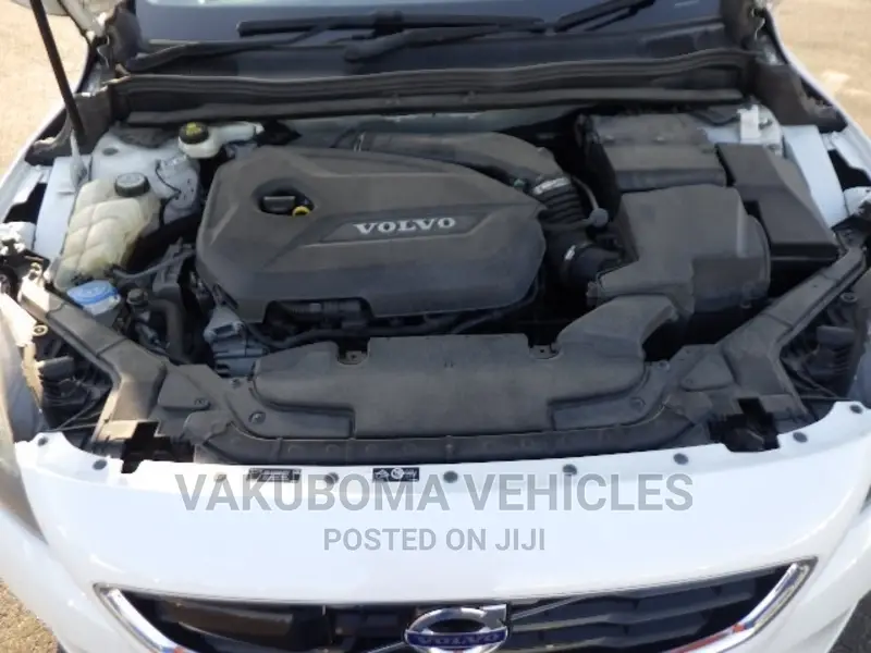 Volvo V40 2014 Pearl