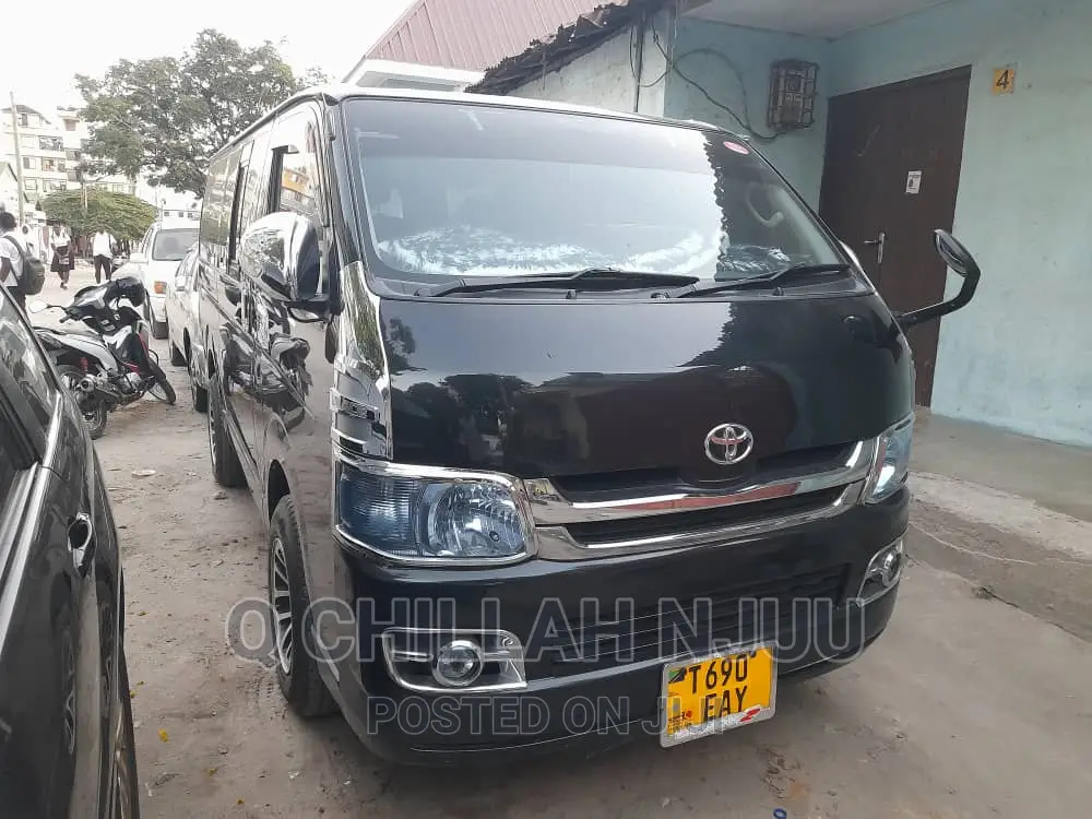 Toyota HiAce 2010 Black