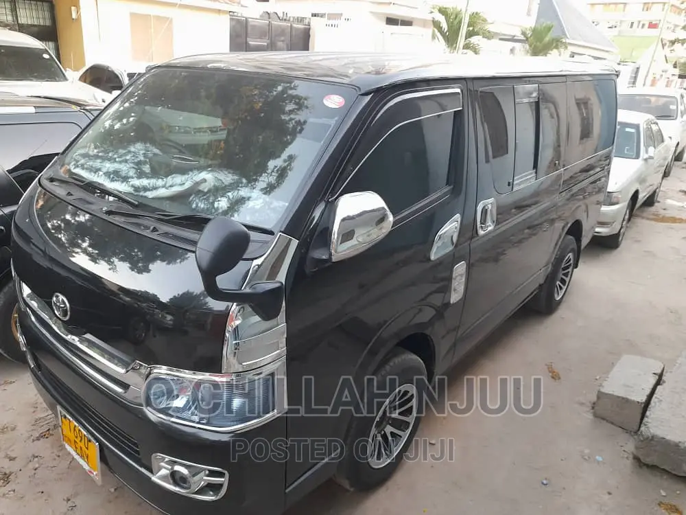 Toyota HiAce 2010 Black