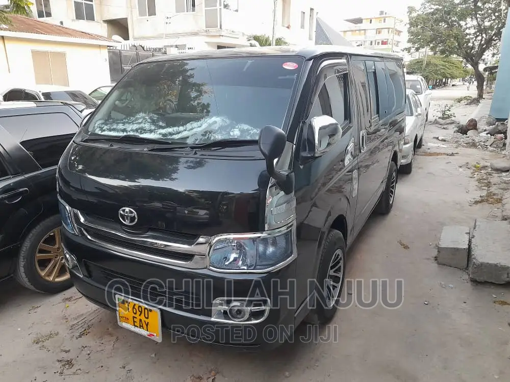 Toyota HiAce 2010 Black