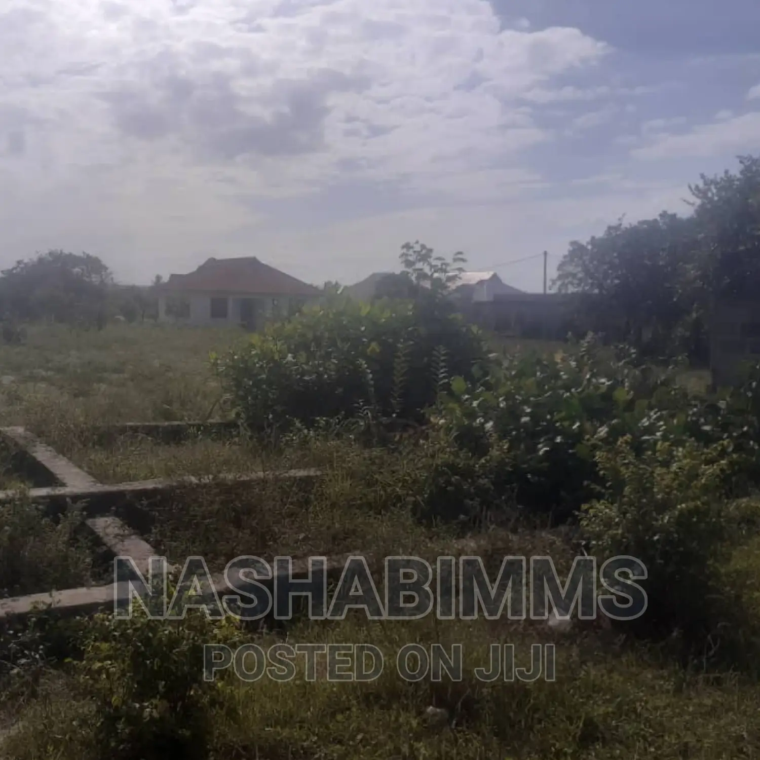 5 Acres Yard for Sale in DSM