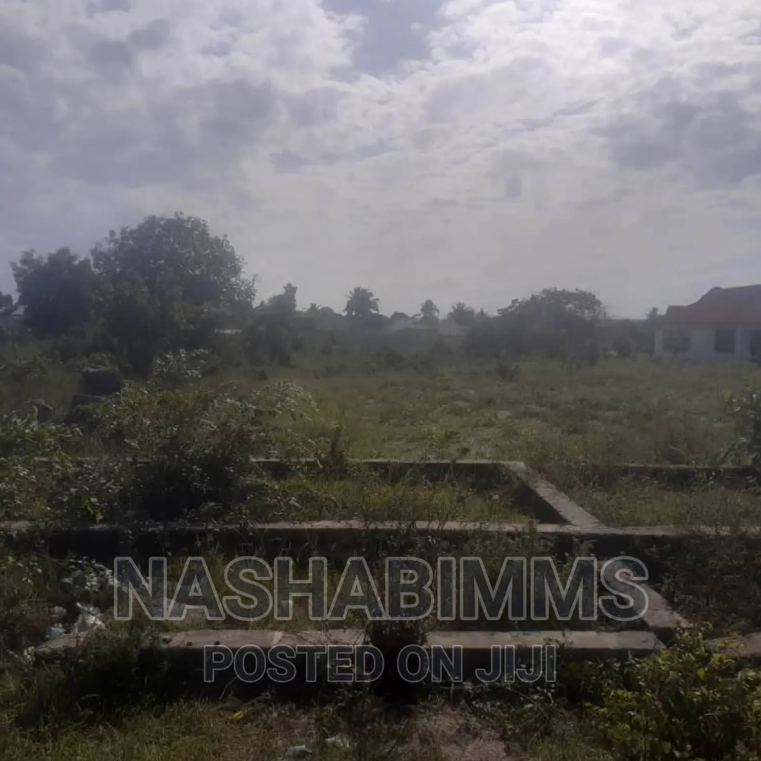 5 Acres Yard for Sale in DSM