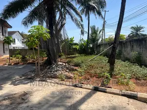 8bdrm Bungalow in Mbagaestate, Mikocheni for rent