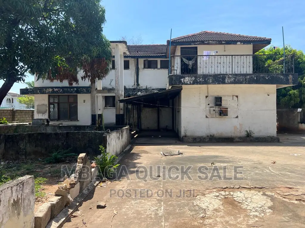 8bdrm Bungalow in Mbagaestate, Mikocheni for rent