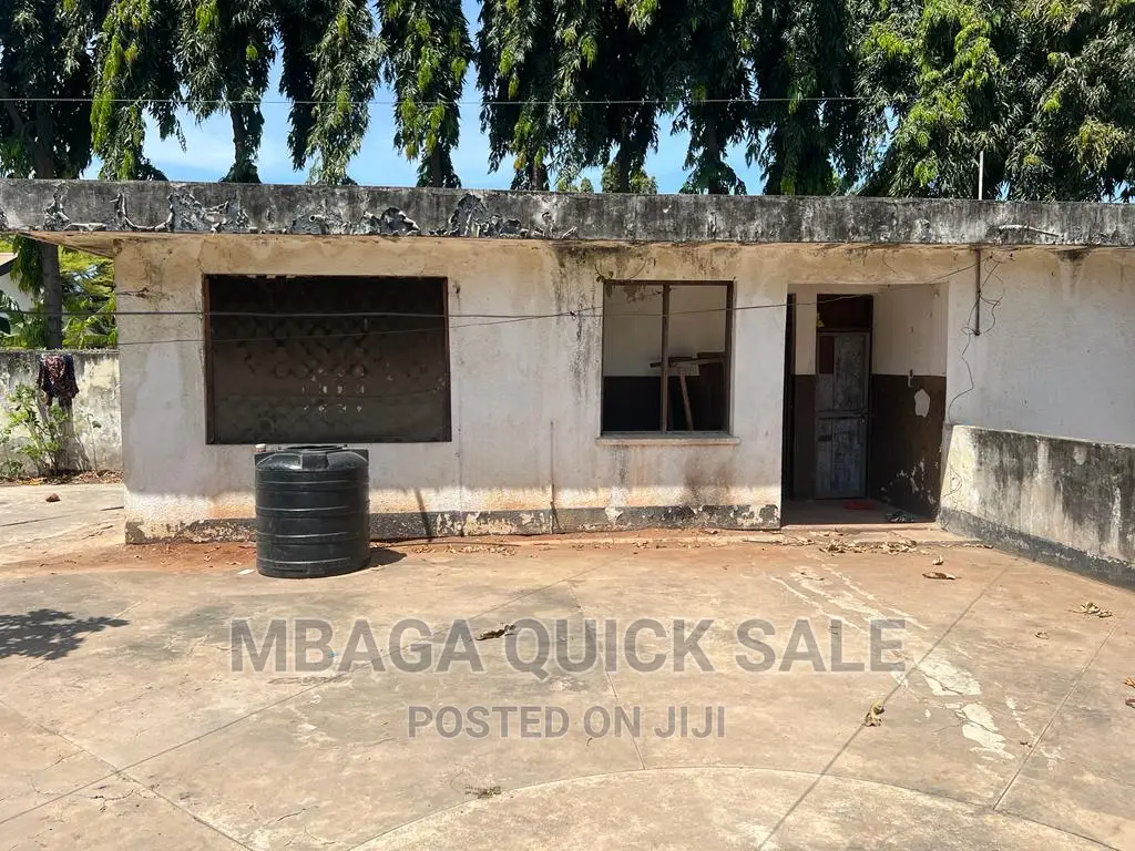 8bdrm Bungalow in Mbagaestate, Mikocheni for rent