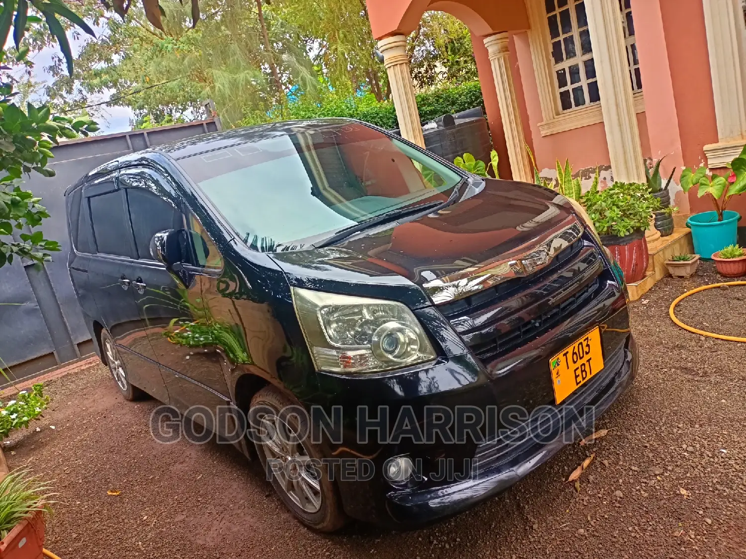 Gari Linakodishwa Kwa Safari Za Airport Kia/ Arusha Airport